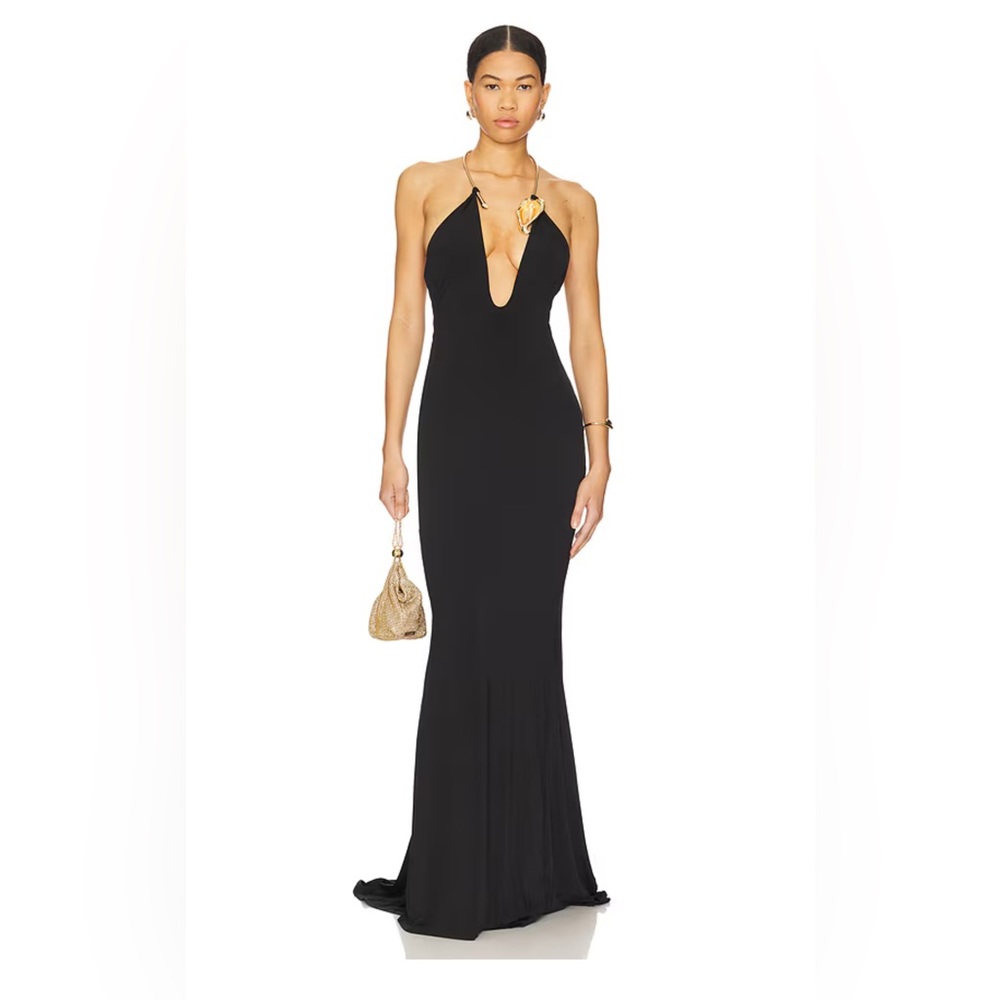 The Sansa Maxi Dress in Black
NBD